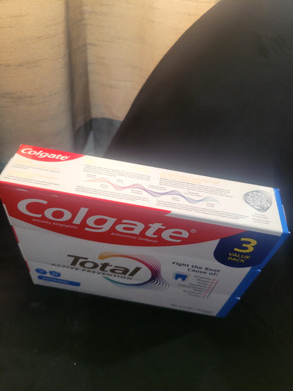 Dentifrice Colgate Total blanchissant en pack de 3 tubes de 120 ml